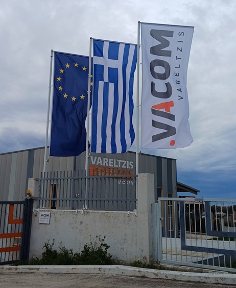 Εταιρικές σημαίες 150x350cm για την εταιρεία VACOM ΒΑΡΕΛΤΖΗΣ